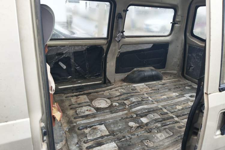 Used Wuling Rongguang 2011 1.2L Base Version Left Rear Seat