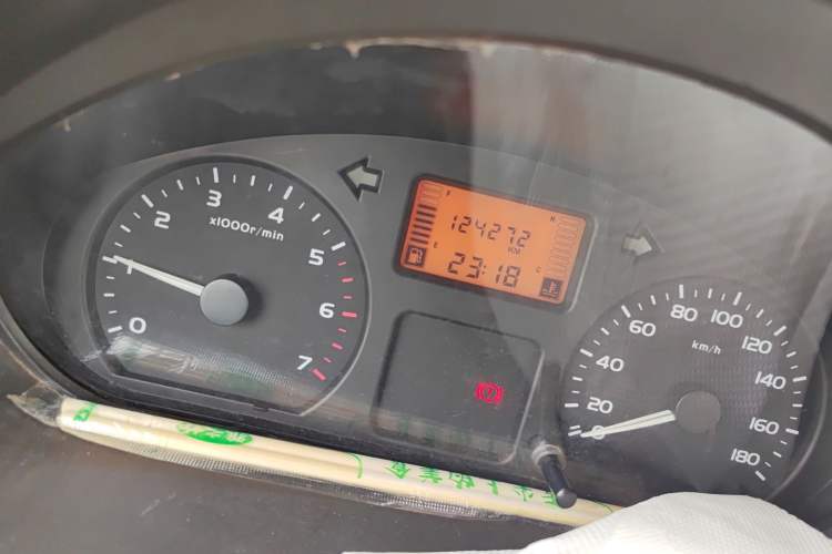 Used Wuling Rongguang 2011 1.2L Base Version Odometer Close Up