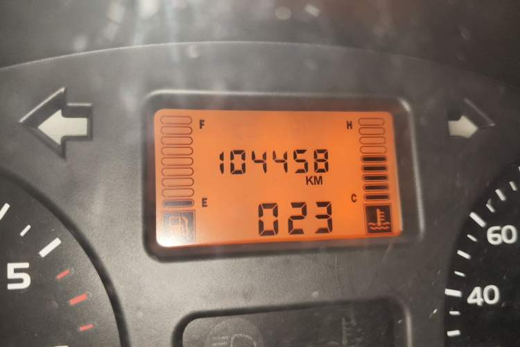 Used Wuling Rongguang 2011 1.2L Standard Version Odometer Close Up