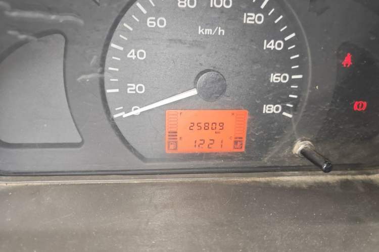 Used Wuling Rongguang 2011 1.2L Base Version Odometer Close Up