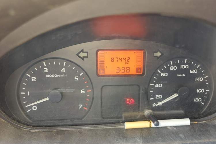 Used Wuling Rongguang 2011 1.2L Base Version Odometer Close Up
