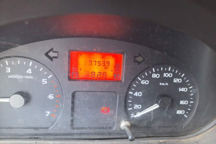 Used Wuling Rongguang 2011 1.2L Base Version Odometer Close Up