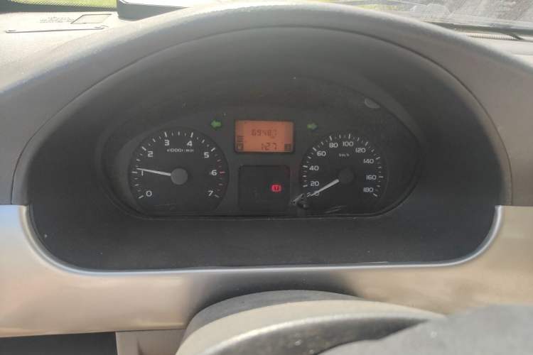 Used Wuling Rongguang 2011 1.2L Standard Version Odometer Close Up