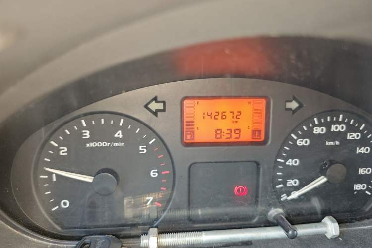 Used Wuling Rongguang 2011 1.2L Base Version Odometer Close Up
