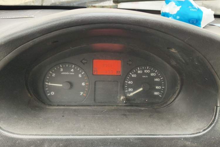 Used Wuling Rongguang 2011 1.2L Base Version Odometer Close Up