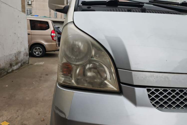 Used Wuling Rongguang 2011 1.2L Standard Version Right Front Headlight