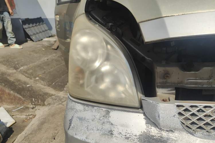 Used Wuling Rongguang 2011 1.2L Standard Version Right Front Headlight