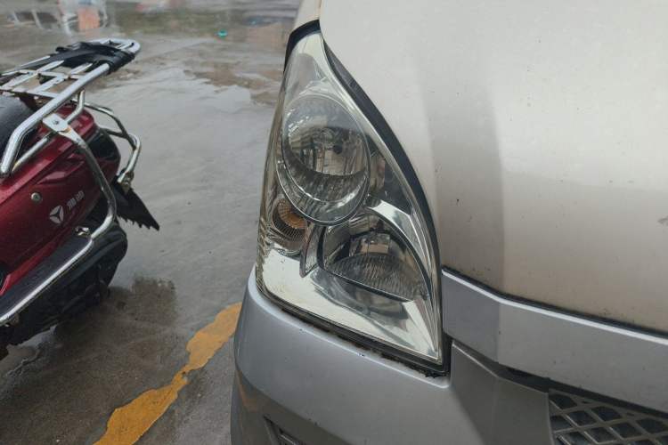 Used Wuling Rongguang 2011 1.2L Base Version Right Front Headlight