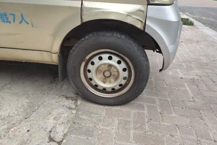 Used Wuling Rongguang 2011 1.2L Base Version Right Front Wheel Hub