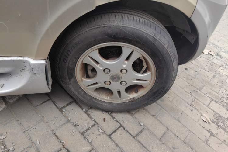 Used Wuling Rongguang 2011 1.2L Base Version Right Front Wheel Hub