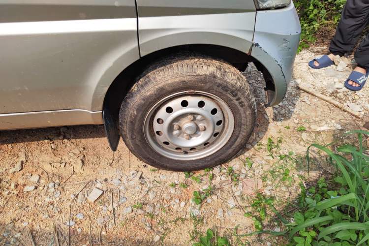 Used Wuling Rongguang 2011 1.2L Base Version Right Front Wheel Hub
