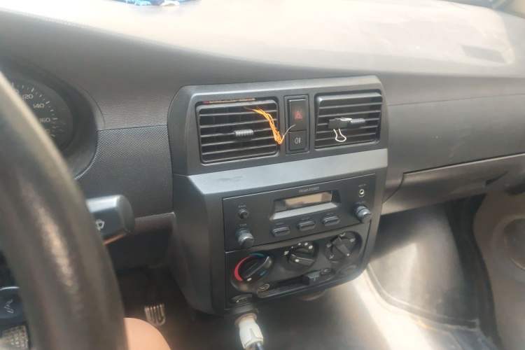 Used Wuling Rongguang 2011 1.2L Base Version Audio And AC Panel
