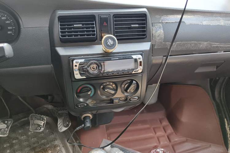 Used Wuling Rongguang 2011 1.2L Base Version Audio And AC Panel