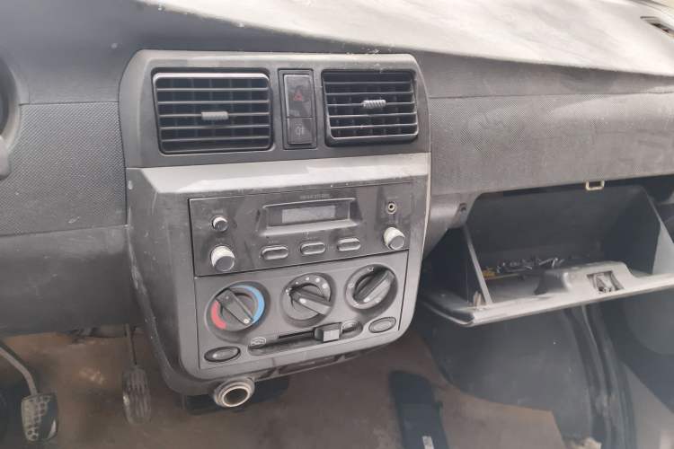 Used Wuling Rongguang 2011 1.2L Base Version Audio And AC Panel