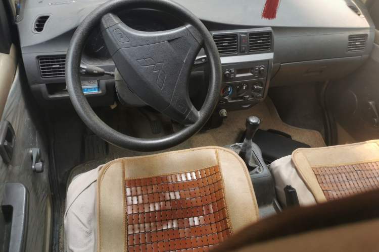 Used Wuling Rongguang 2011 1.2L Base Version Center Console