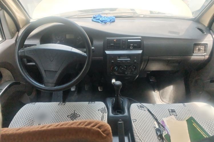 Used Wuling Rongguang 2011 1.2L Base Version Center Console