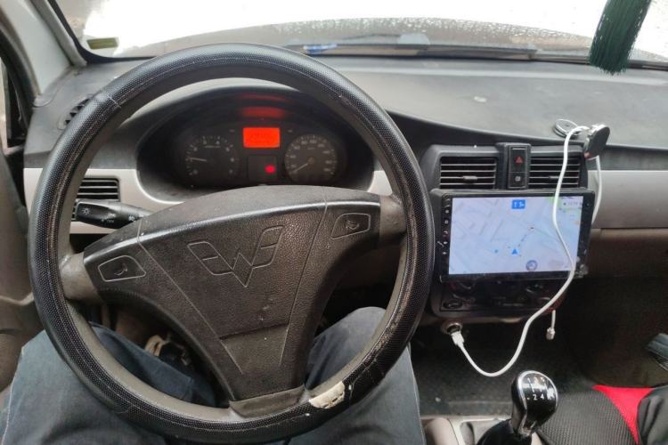 Used Wuling Rongguang 2011 1.2L Standard Version Center Console