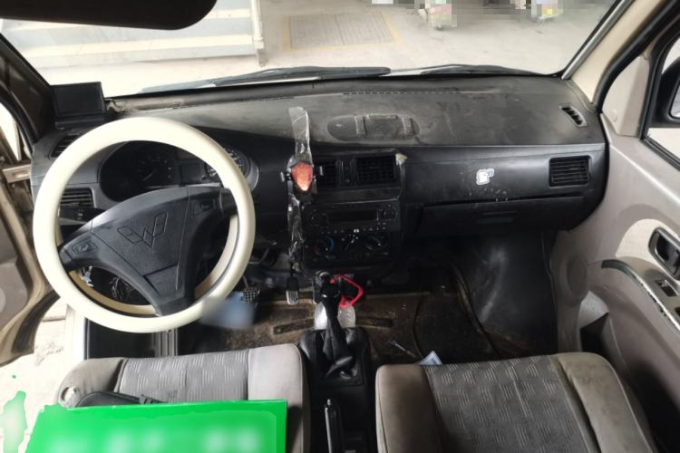 Used Wuling Rongguang 2011 1.2L Base Version Center Console