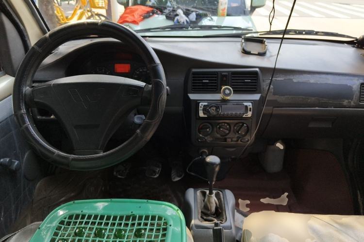 Used Wuling Rongguang 2011 1.2L Base Version Center Console