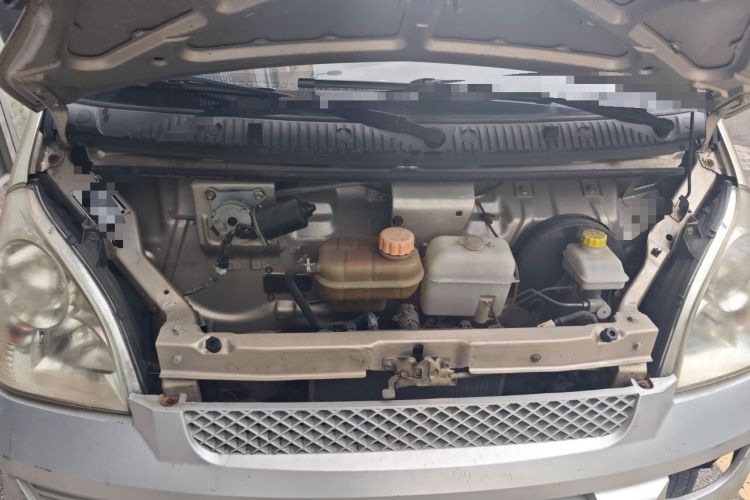 Used Wuling Rongguang 2011 1.2L Base Version Engine Bay