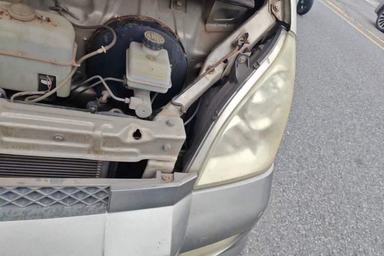 Used Wuling Rongguang 2011 1.2L Base Version Engine Bay Left