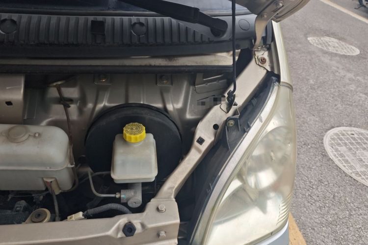 Used Wuling Rongguang 2011 1.2L Base Version Engine Bay Left