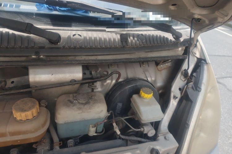 Used Wuling Rongguang 2011 1.2L Base Version Engine Bay Left