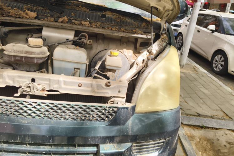 Used Wuling Rongguang 2011 1.2L Base Version Engine Bay Left