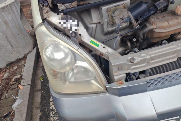 Used Wuling Rongguang 2011 1.2L Base Version Engine Bay Right