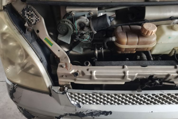 Used Wuling Rongguang 2011 1.2L Base Version Engine Bay Right