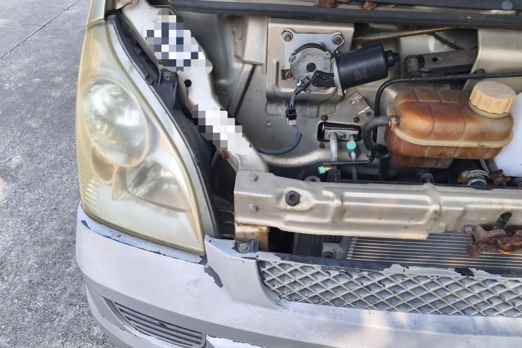 Used Wuling Rongguang 2011 1.2L Base Version Engine Bay Right