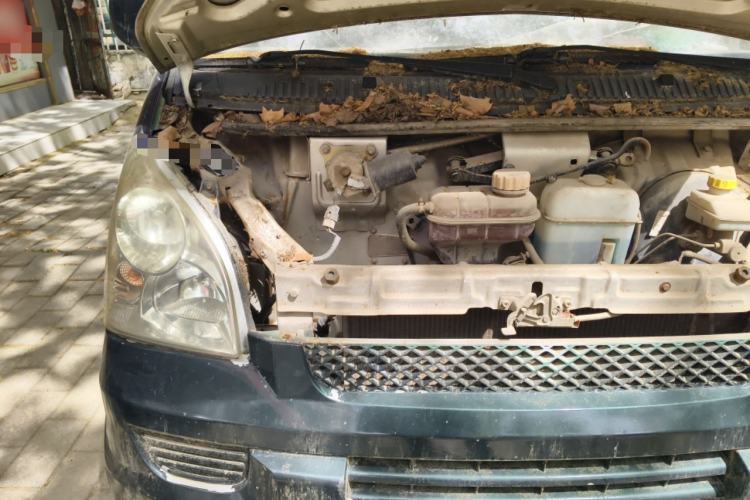 Used Wuling Rongguang 2011 1.2L Base Version Engine Bay Right