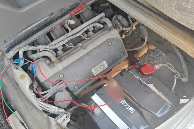 Used Wuling Rongguang 2011 1.2L Standard Version Engine Bay