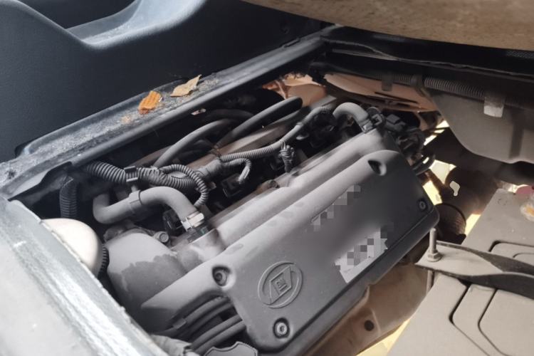 Used Wuling Rongguang 2011 1.2L Base Version Engine Bay