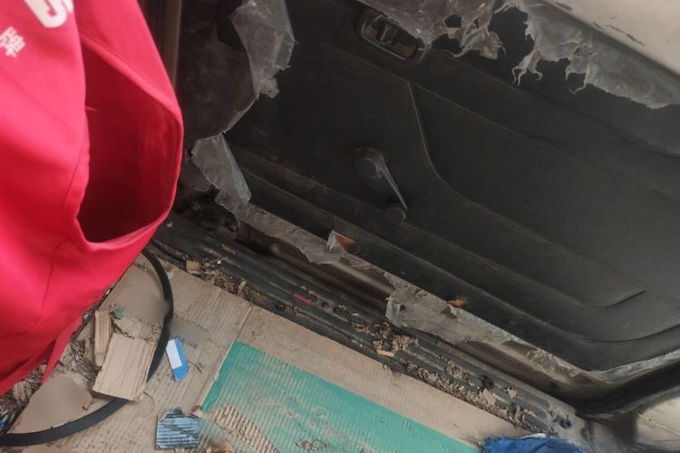 Used Wuling Rongguang 2011 1.2L Base Version Left Rear Seat