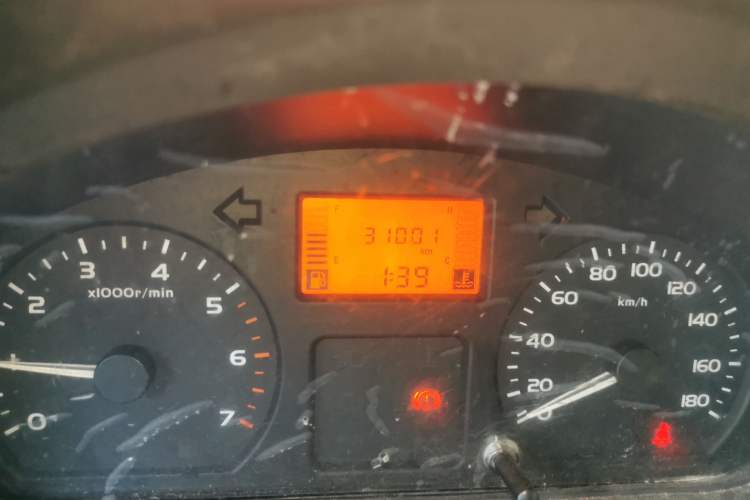 Used Wuling Rongguang 2011 1.2L Base Version Odometer Close Up