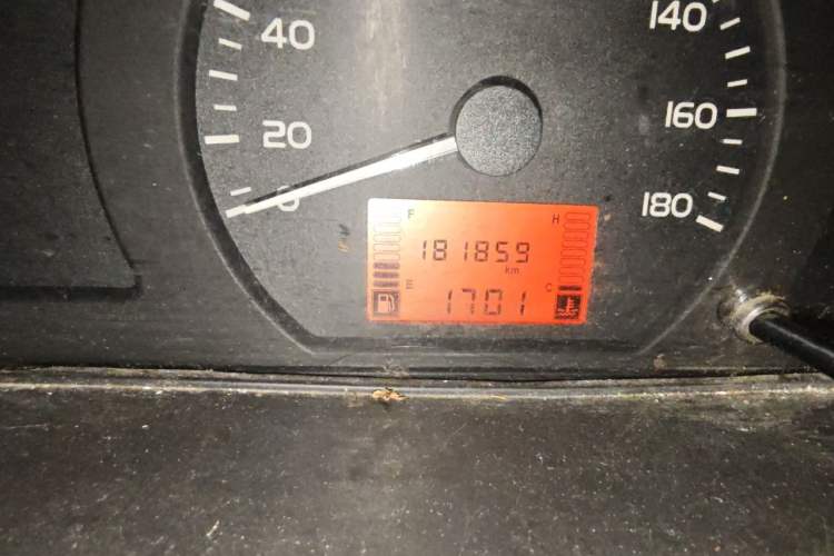 Used Wuling Rongguang 2011 1.2L Base Version Odometer Close Up
