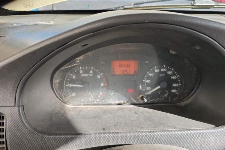 Used Wuling Rongguang 2011 1.2L Base Version Odometer Close Up