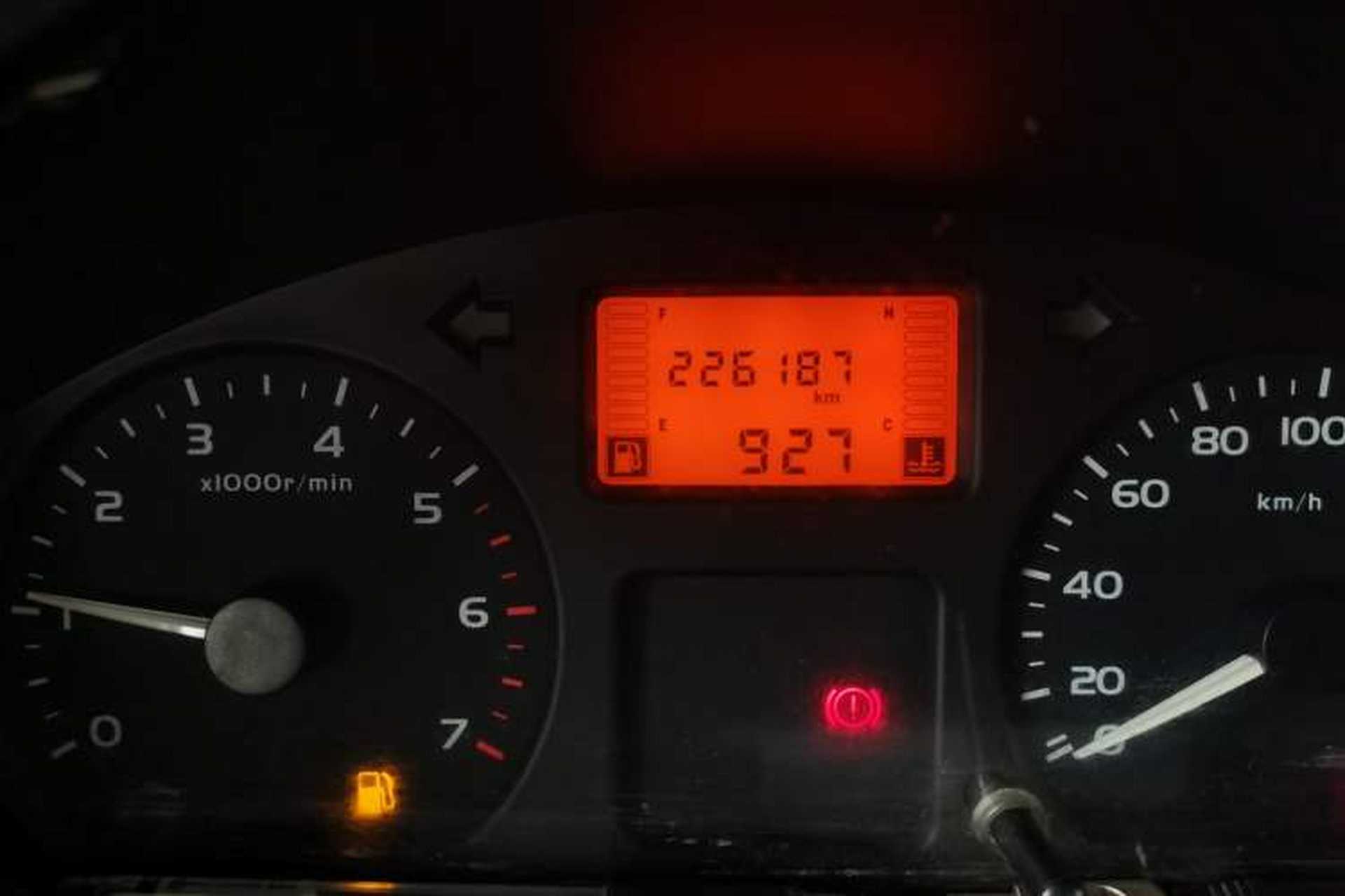 Used Wuling Rongguang 2011 1.2L Base Version Odometer Close Up