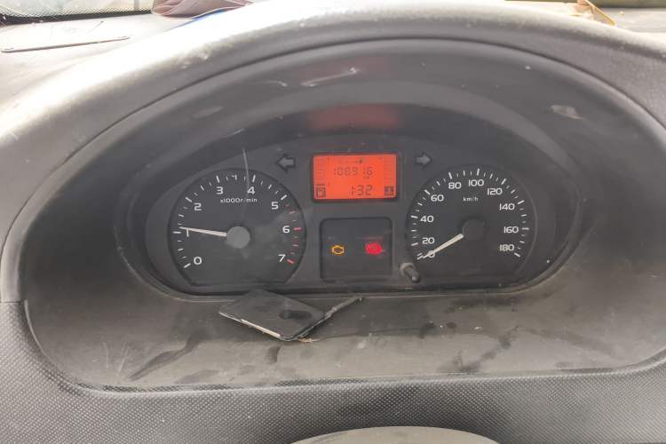 Used Wuling Rongguang 2011 1.2L Base Version Odometer Close Up
