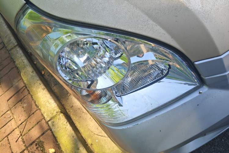 Used Wuling Rongguang 2011 1.2L Standard Version Right Front Headlight