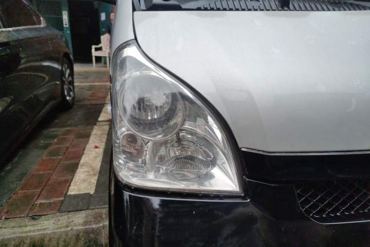 Used Wuling Rongguang 2011 1.2L Standard Version Right Front Headlight