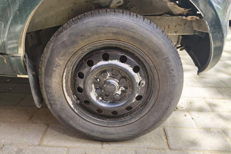Used Wuling Rongguang 2011 1.2L Base Version Right Front Wheel Hub