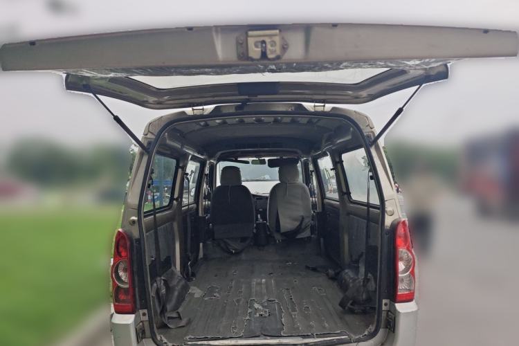 Used Wuling Rongguang 2011 1.2L Base Version Trunk