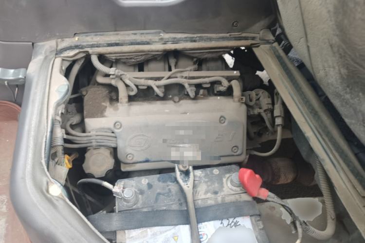 Used Wuling Rongguang 2011 1.2L Standard Version Engine Bay