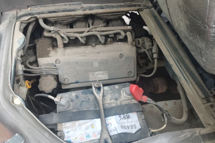 Used Wuling Rongguang 2011 1.2L Standard Version Engine Bay Left