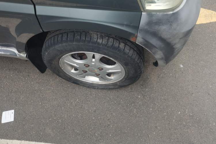 Used Wuling Rongguang 2011 1.2L Standard Version Right Front Wheel Hub