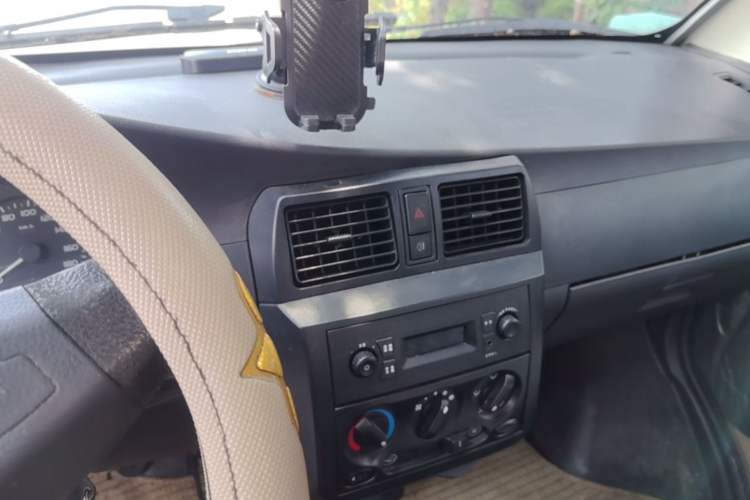 Used Wuling Rongguang 2011 1.2L Base Version Audio And AC Panel