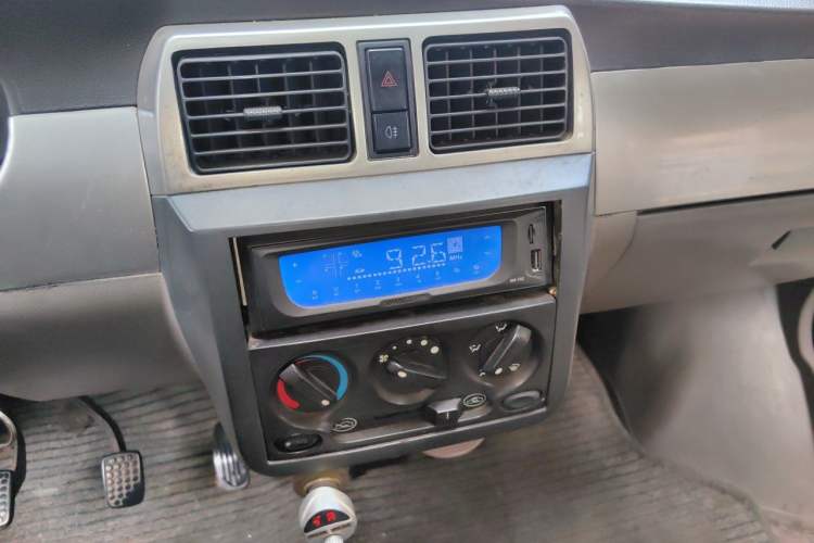 Used Wuling Rongguang 2011 1.2L Standard Version Audio And AC Panel