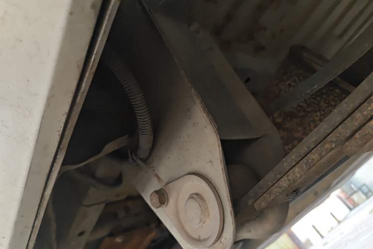Used Wuling Rongguang 2011 1.2L Standard Version Chassis Rear Left